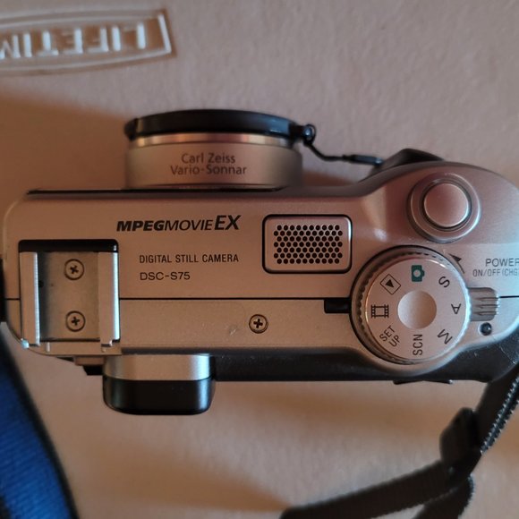 2 Cameras, Sony Cyber-Shot DSC-S75 & G.E.14 MP Ultrazoom Digital Camera-$100 obo - Picture 3 of 16